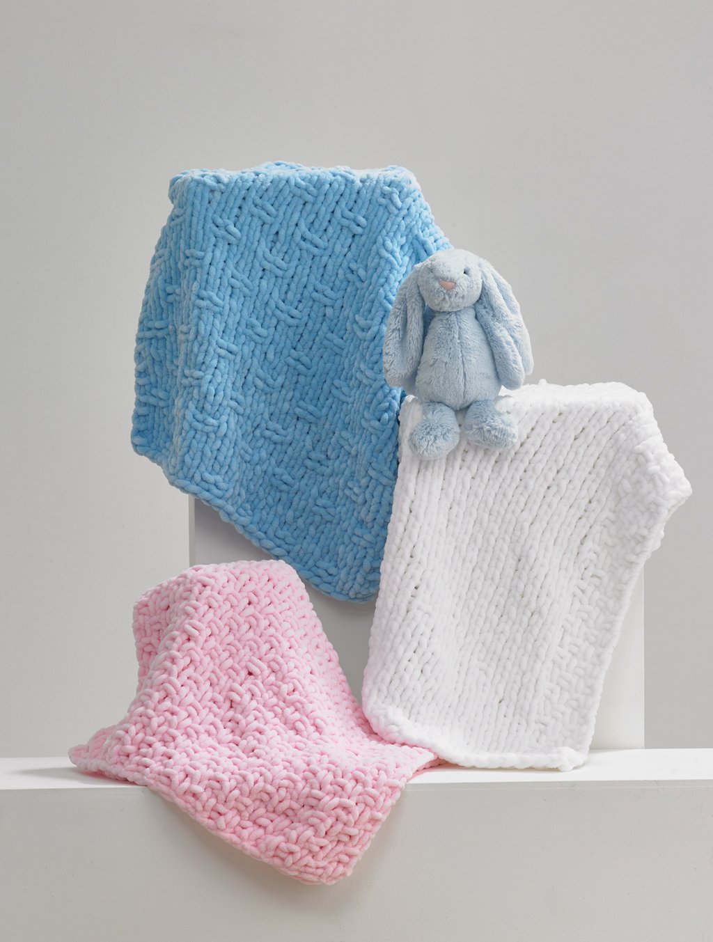 james-c-brett-huggable-super-chunky-blankets