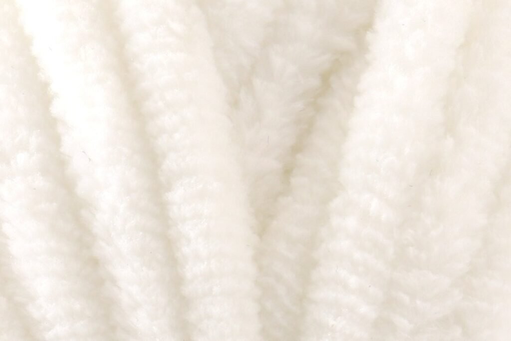 White (UG04)